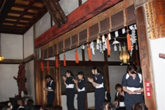 歌や踊りもありました