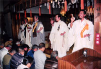 行僧による読経