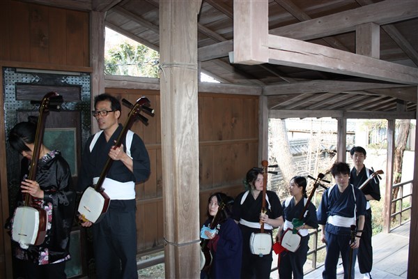 次は三味線チームの出番です