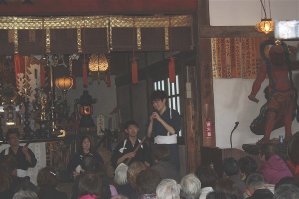 自己紹介や曲の説明