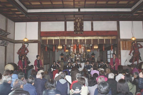 囃子組と三味線の合奏