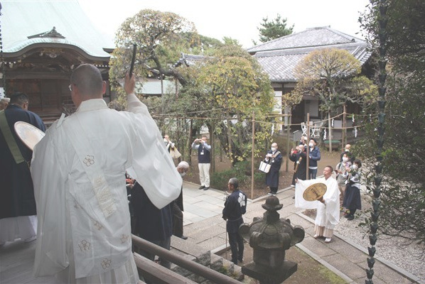 日久上人廟へ向かう