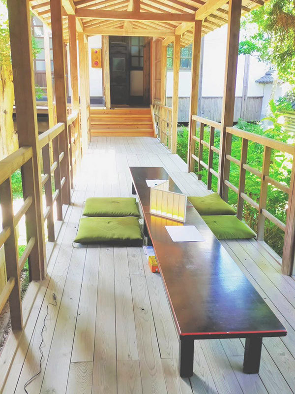 夏休み、お寺へGO!の様子