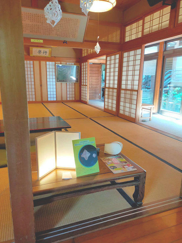 夏休み、お寺へGO!の様子