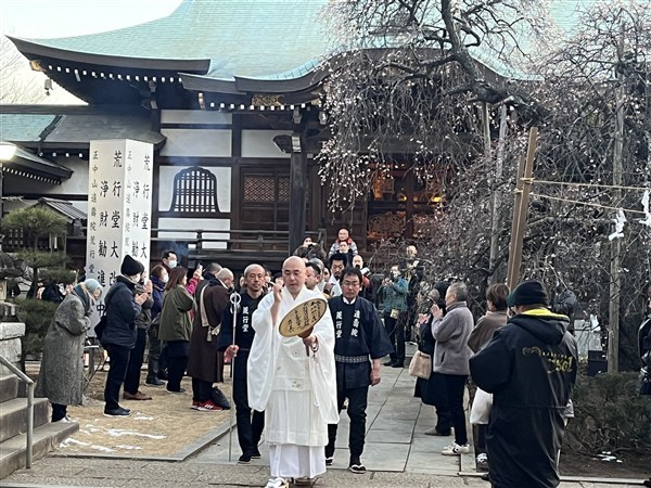 日久上人廟へ向かう