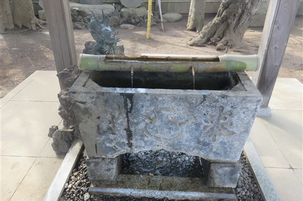 手水鉢