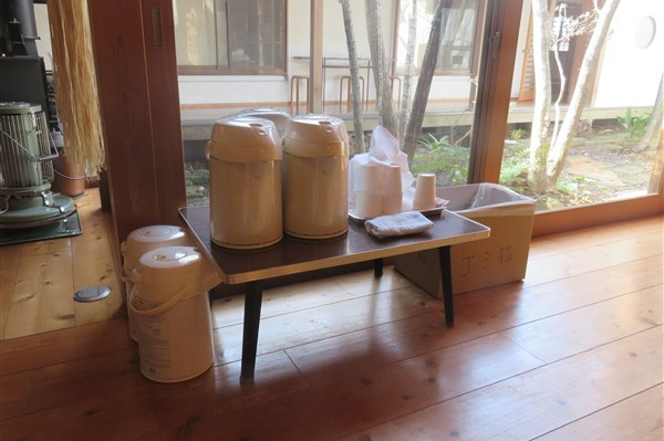 暖かいお茶も準備